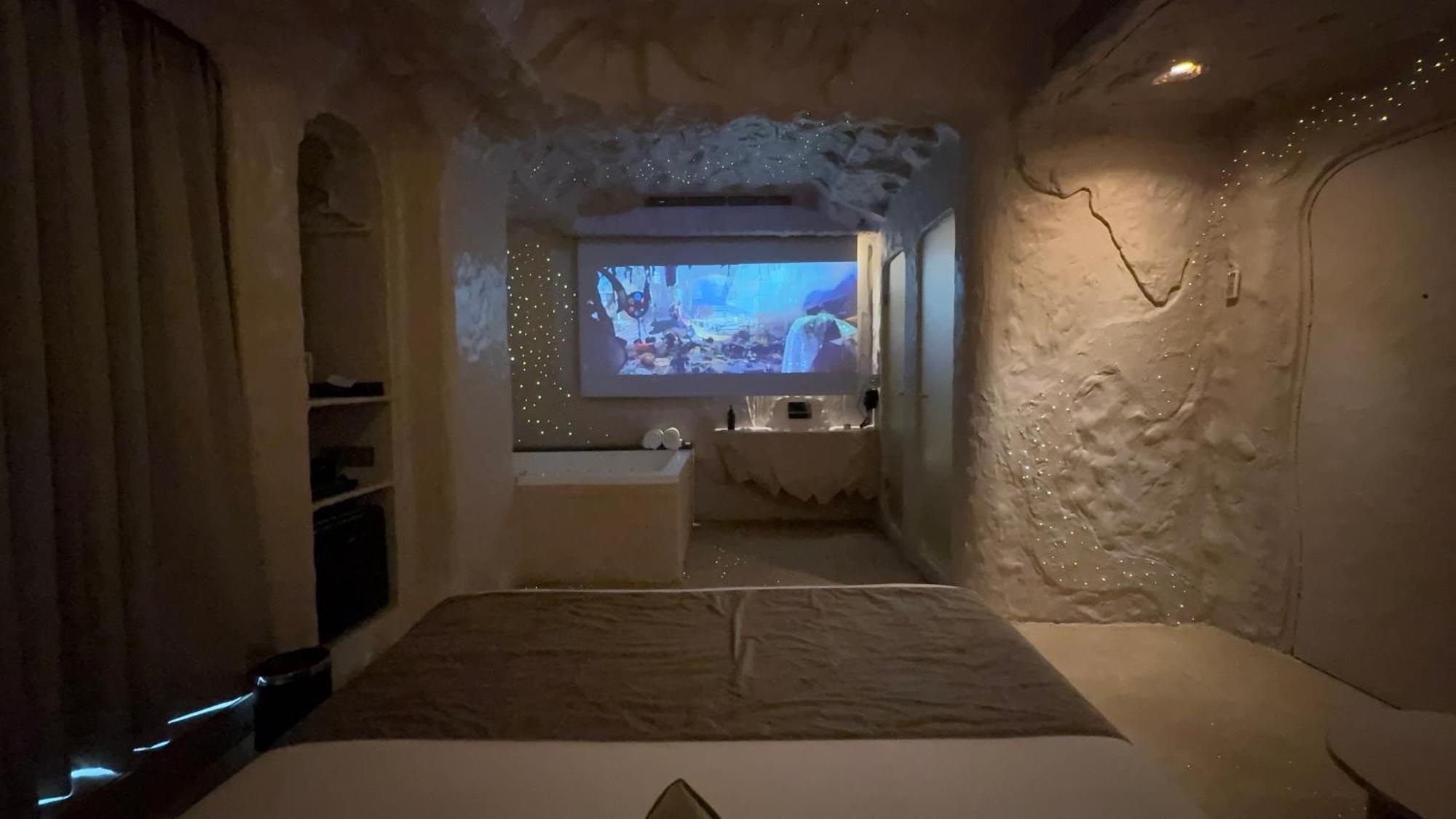 Dragonfly Hotel - The Art Hotel Mumbai Dış mekan fotoğraf