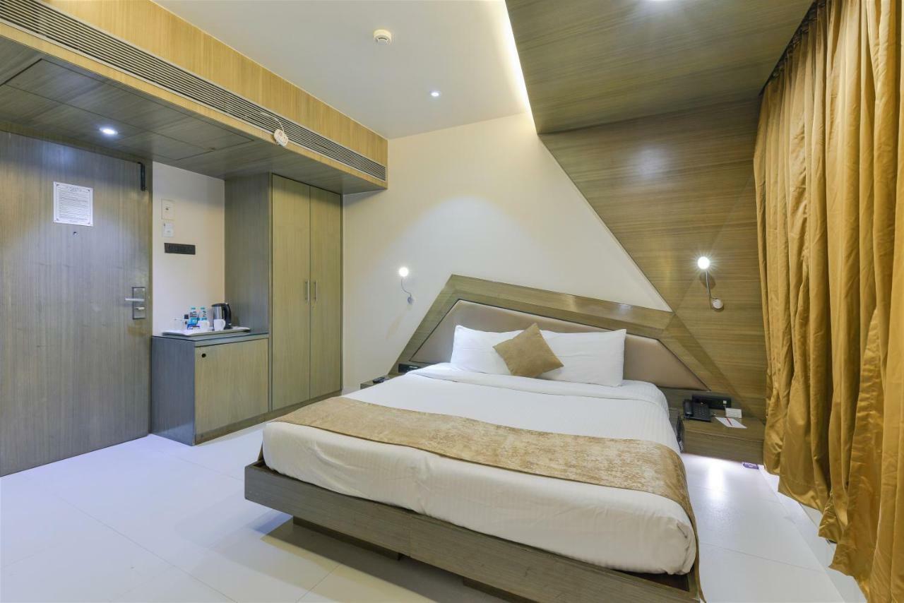 Dragonfly Hotel - The Art Hotel Mumbai Dış mekan fotoğraf